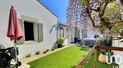 Village house 6 rooms of 167 m² in La Flotte (17630)