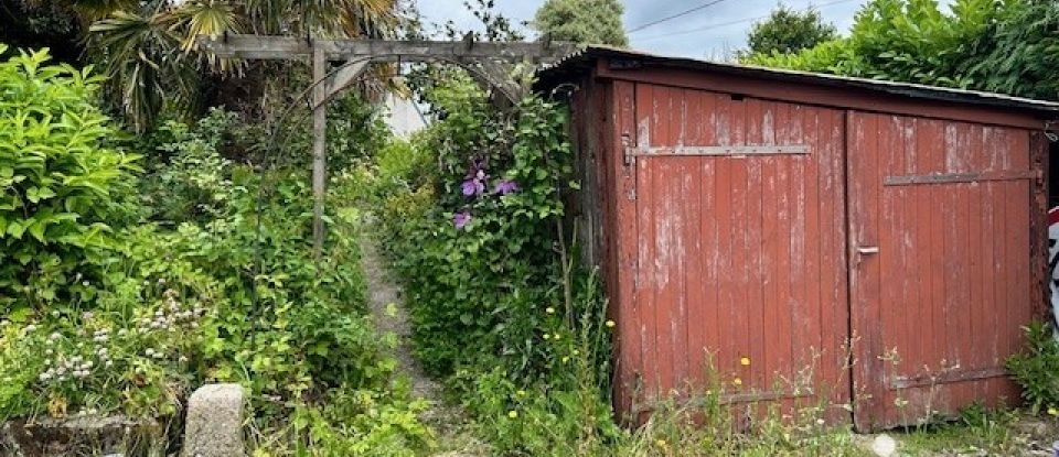 Maison traditionnelle 4 pièces de 80 m² à Carhaix-Plouguer (29270)