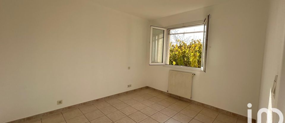 House 4 rooms of 94 m² in MONTFAVET (84140)