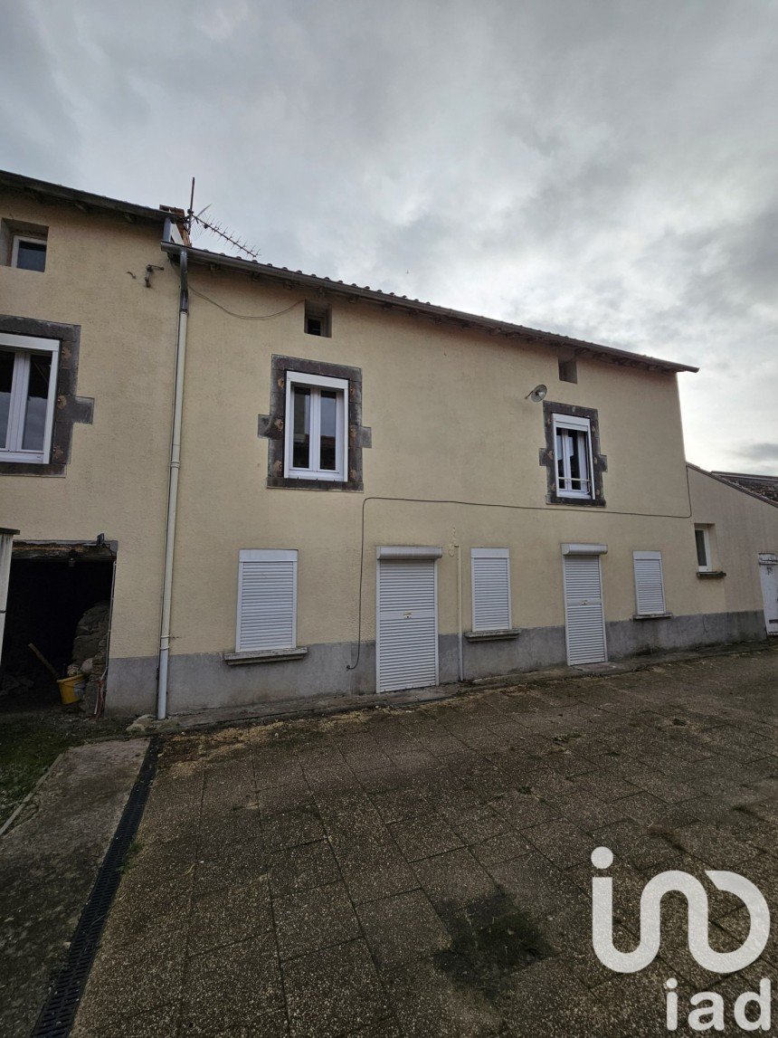 Village house 5 rooms of 53 m² in Saint-Bonnet-près-Riom (63200)