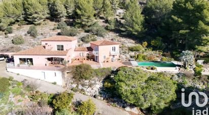 House 6 rooms of 240 m² in Sanary-sur-Mer (83110)