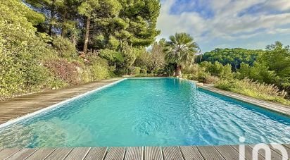 Maison 6 pièces de 240 m² à Sanary-sur-Mer (83110)