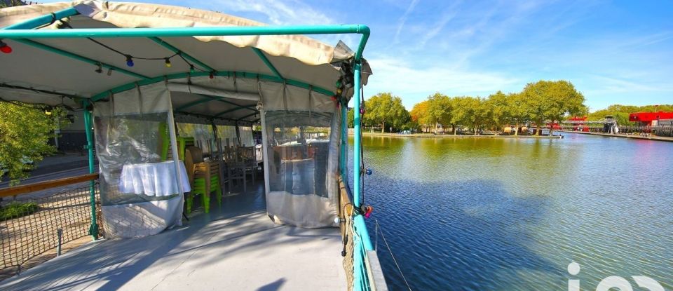 House boat 3 rooms of 170 m² in Paris (75019)