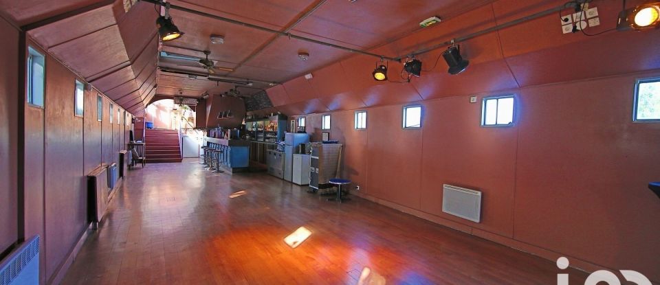 House boat 3 rooms of 170 m² in Paris (75019)