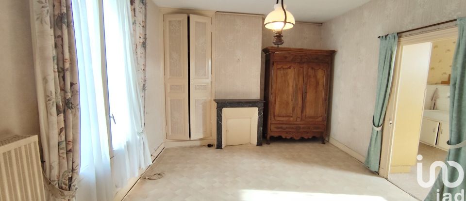 House 5 rooms of 105 m² in Châtellerault (86100)