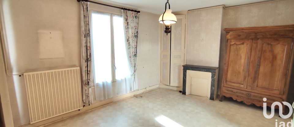 House 5 rooms of 105 m² in Châtellerault (86100)