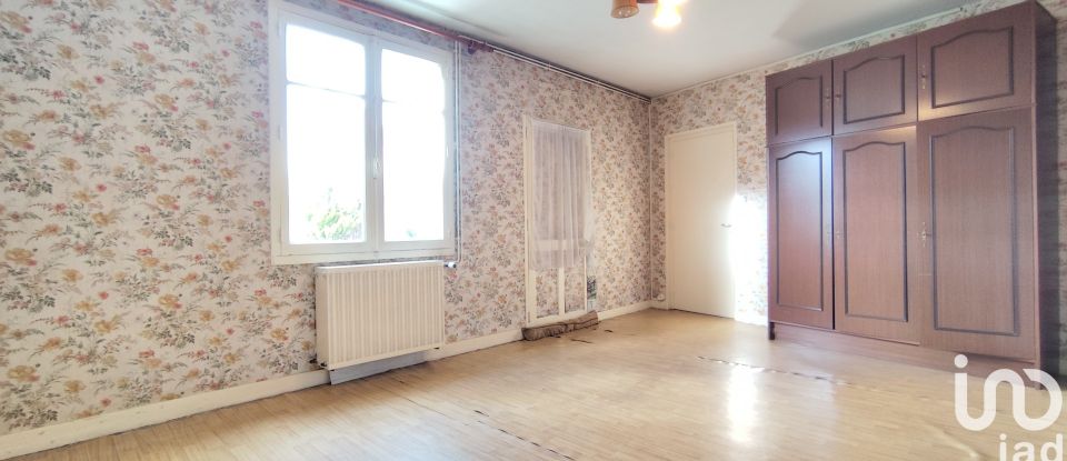 House 5 rooms of 105 m² in Châtellerault (86100)