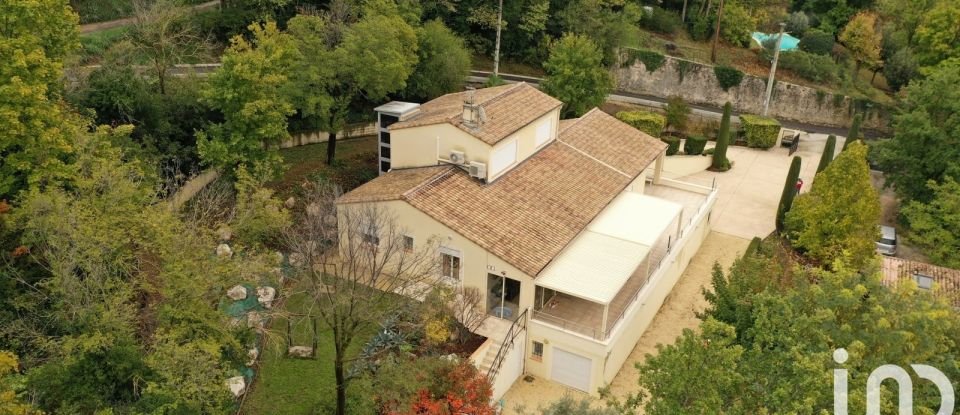 Traditional house 8 rooms of 235 m² in Crest (26400)