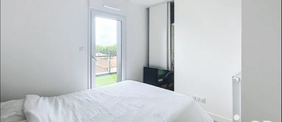 Apartment 5 rooms of 120 m² in Rennes (35700)