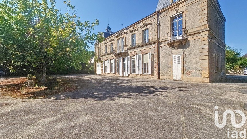 Château 32 pièces de 900 m² à Moulins (03000)