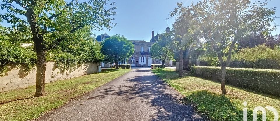 Château 32 pièces de 900 m² à Moulins (03000)