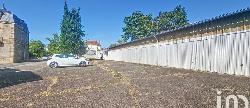 Château 32 pièces de 900 m² à Moulins (03000)