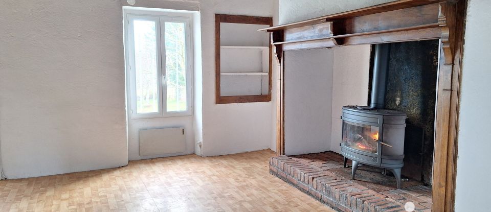 Maison 4 pièces de 81 m² à Freix-Anglards (15310)