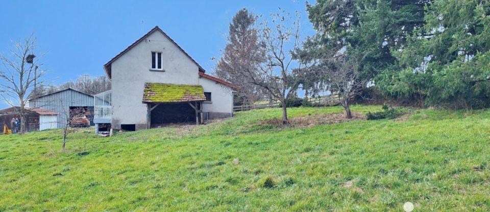 Maison 4 pièces de 81 m² à Freix-Anglards (15310)