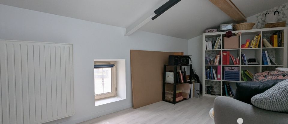 Longère 8 pièces de 194 m² à Saint-Léger-de-Montbrun (79100)