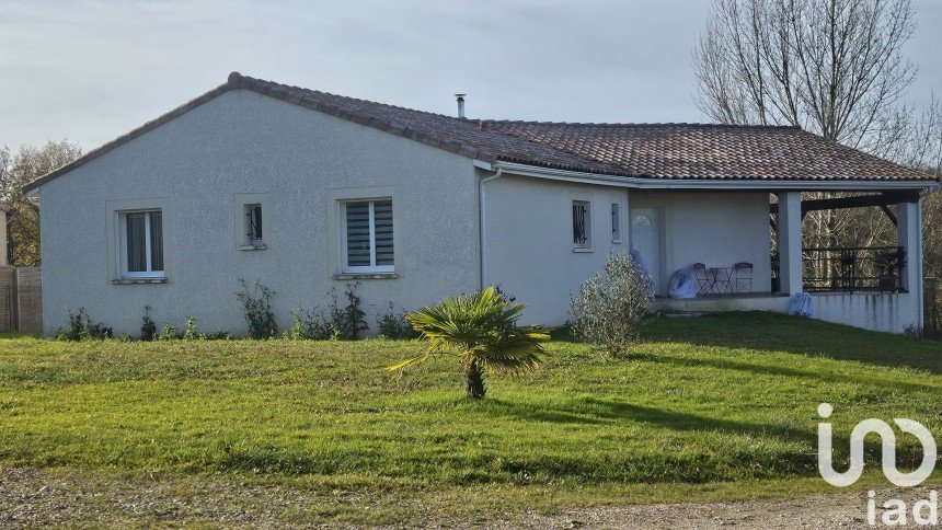 Maison traditionnelle 5 pièces de 130 m² à Montoulieu-Saint-Bernard (31420)