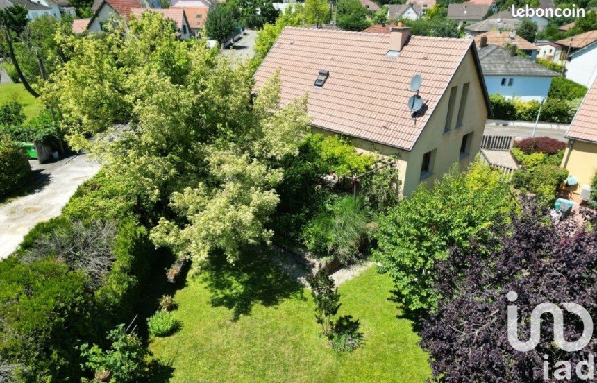 House 5 rooms of 112 m² in Saint-Louis (68300)