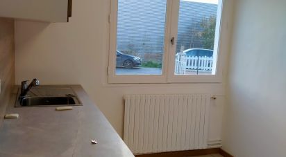 House 4 rooms of 76 m² in Saint-Gaultier (36800)