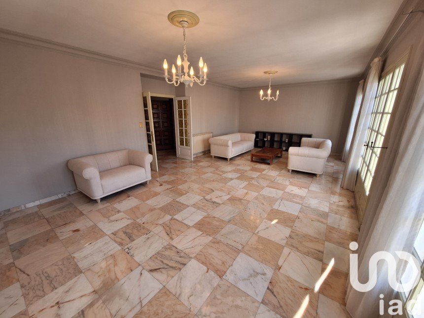 House 8 rooms of 218 m² in Perpignan (66100)