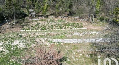 Land of 1,250 m² in Tourrettes-sur-Loup (06140)