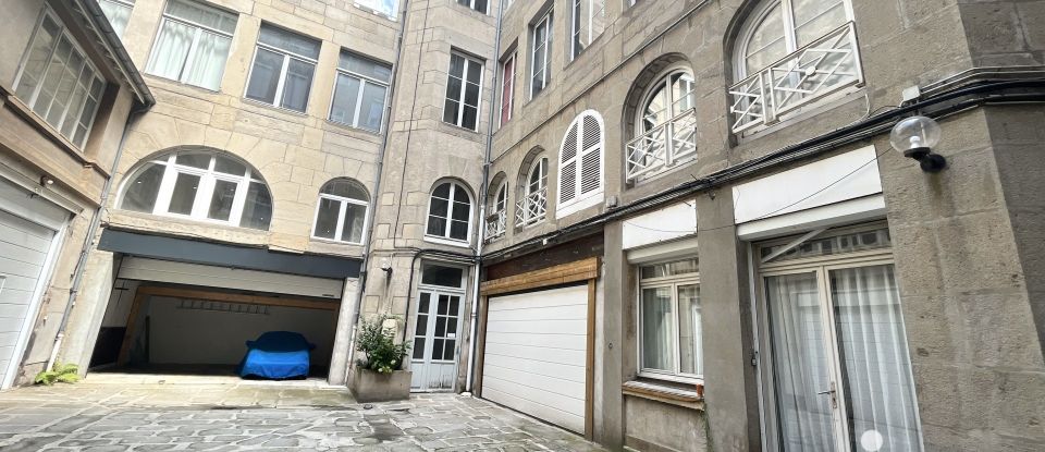 Building in Saint-Étienne (42000) of 102 m²