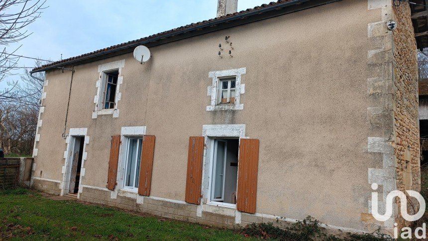 Village house 6 rooms of 128 m² in Saint-Coutant (79120)