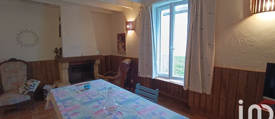 Village house 6 rooms of 128 m² in Saint-Coutant (79120)