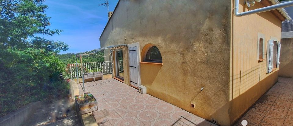 Traditional house 7 rooms of 154 m² in Le Pradet (83220)