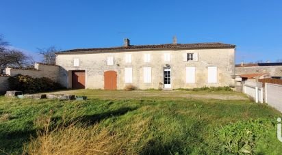 Maison de campagne 3 pièces de 110 m² à Mazeray (17400)