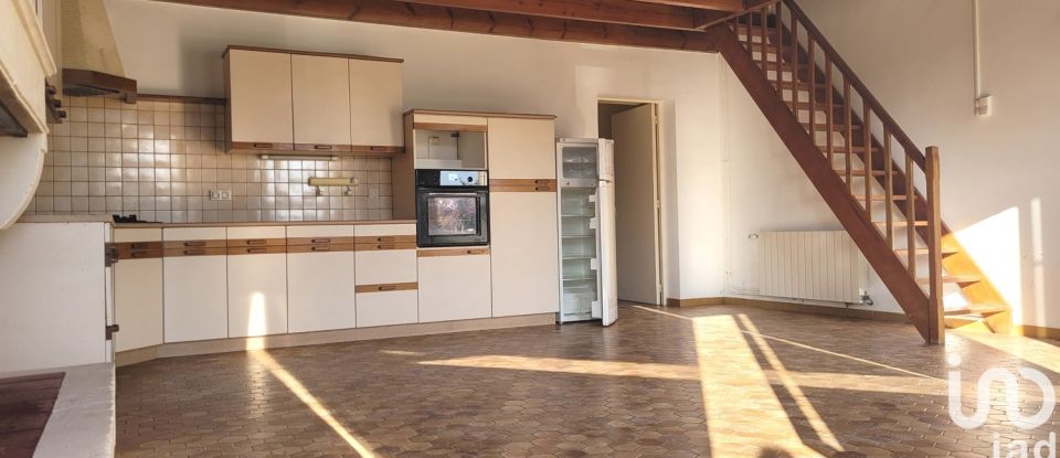 Country house 3 rooms of 110 m² in Mazeray (17400)