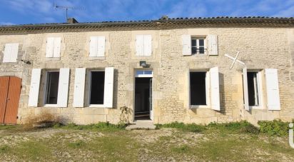 Maison de campagne 3 pièces de 110 m² à Mazeray (17400)