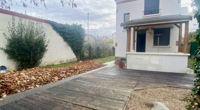 House 4 rooms of 54 m² in Chatou (78400)