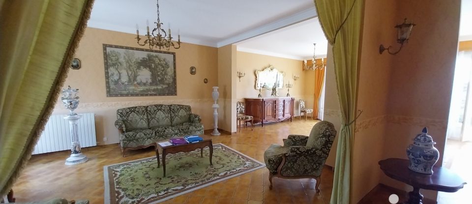 Traditional house 8 rooms of 177 m² in Thorigny-sur-Marne (77400)