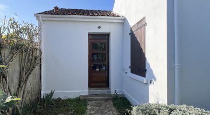 House 4 rooms of 93 m² in La Jarrie (17220)