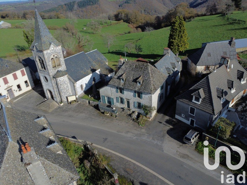 Maison de village 4 pièces de 106 m² à Pleaux (15700)