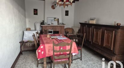 Country house 4 rooms of 80 m² in Champagné-le-Sec (86510)