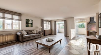 Maison 7 pièces de 178 m² à Saint-Genis-Laval (69230)