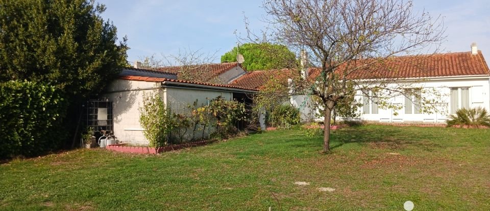 Traditional house 3 rooms of 120 m² in Cherves-Richemont (16370)