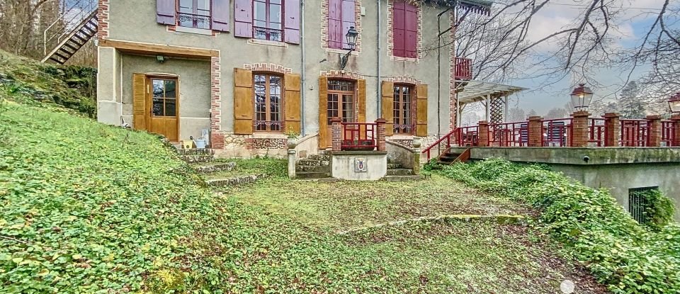 House 9 rooms of 288 m² in Voutenay-sur-Cure (89270)