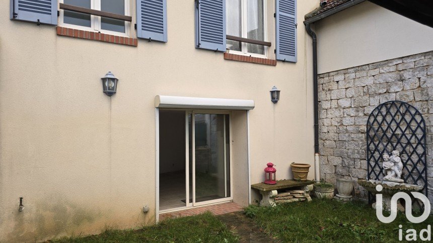 Town house 4 rooms of 100 m² in Vernon (27200)