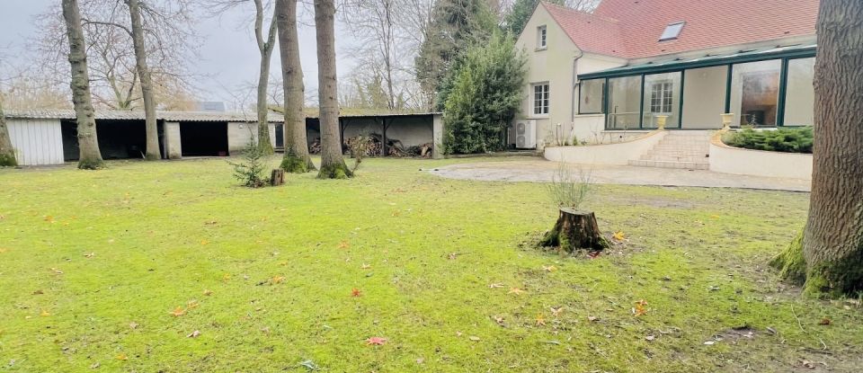 Traditional house 8 rooms of 280 m² in Verneuil-en-Halatte (60550)