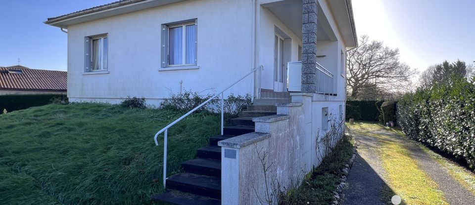 House 5 rooms of 120 m² in Le Tallud (79200)