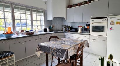 Town house 6 rooms of 199 m² in Jarnac (16200)