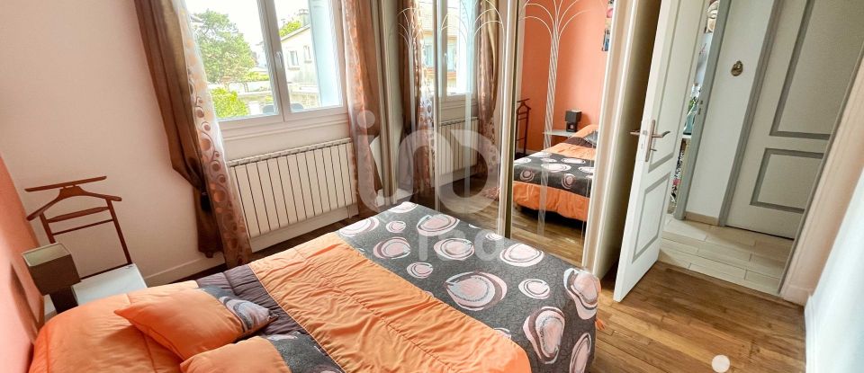 Traditional house 7 rooms of 130 m² in Juvisy-sur-Orge (91260)