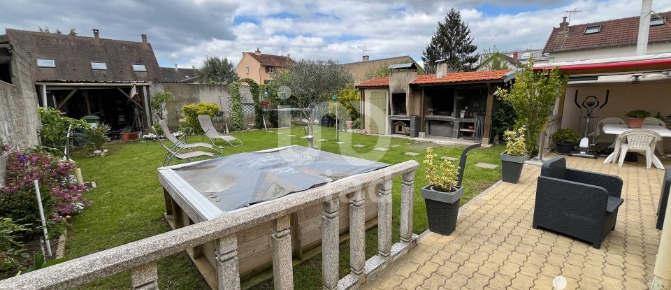 Traditional house 7 rooms of 130 m² in Juvisy-sur-Orge (91260)