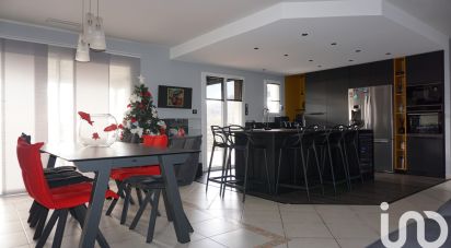 Maison 5 pièces de 170 m² à Saint-Laurent-les-Églises (87240)