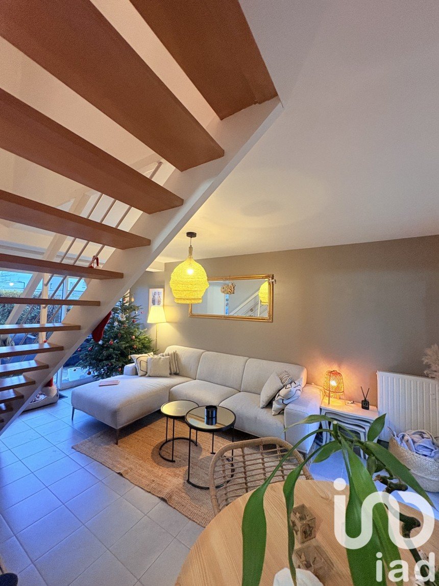 House 3 rooms of 61 m² in Éterville (14930)