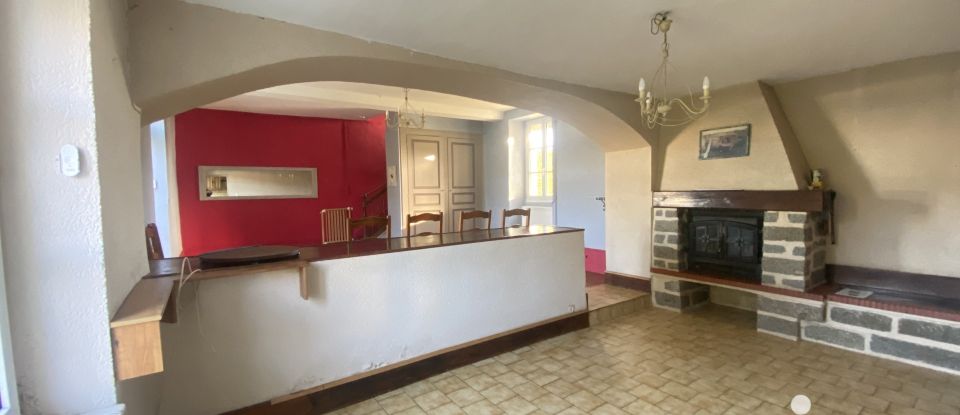 House 5 rooms of 117 m² in Évron (53600)