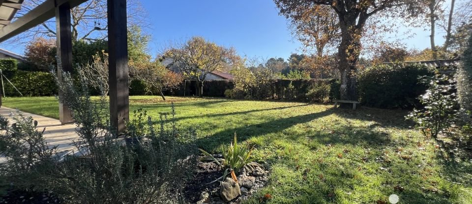 House 5 rooms of 122 m² in Léognan (33850)