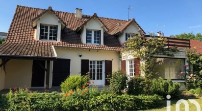 Maison traditionnelle 7 pièces de 181 m² à Conflans-Sainte-Honorine (78700)